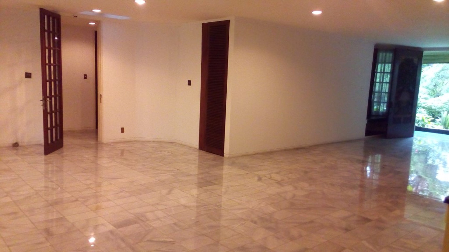 beautiful House for rent in center of jakarta area