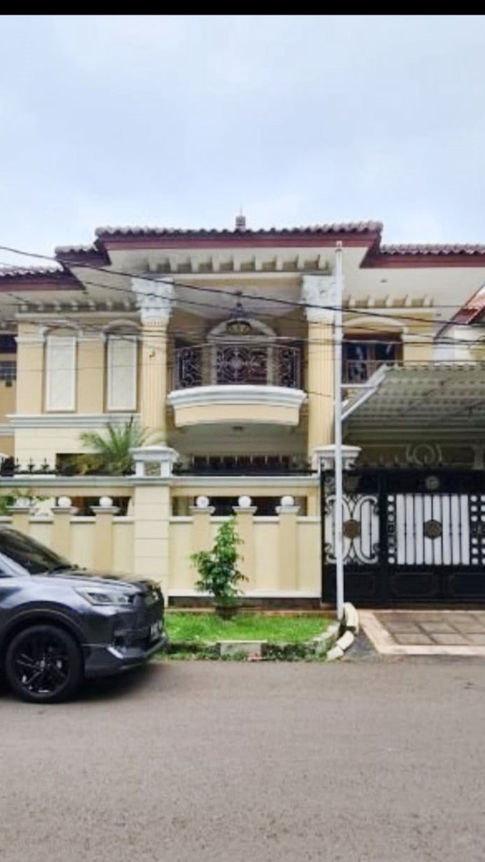 Rumah Mewah Asri  dalam Kompleks di Lebak Bulus, Jakarta Selatan