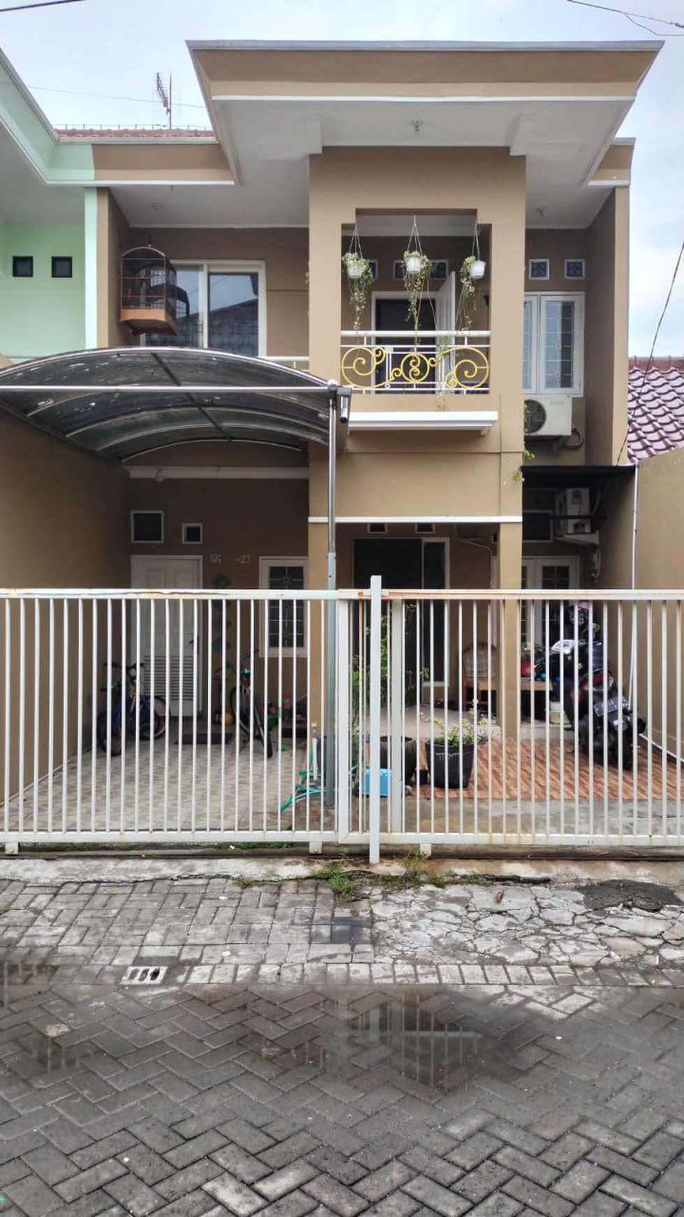 Dijual Rumah Wiyung Babatan Pratama