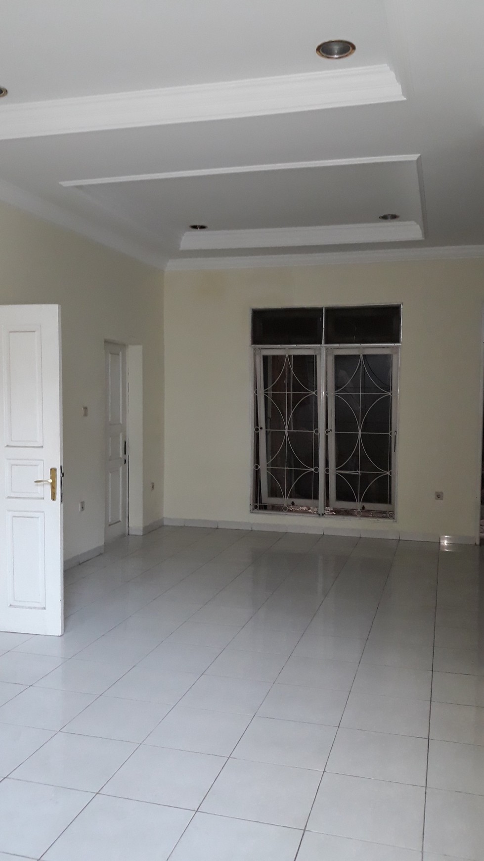 Rumah 2 Lt di komplek Villa Permata Gading