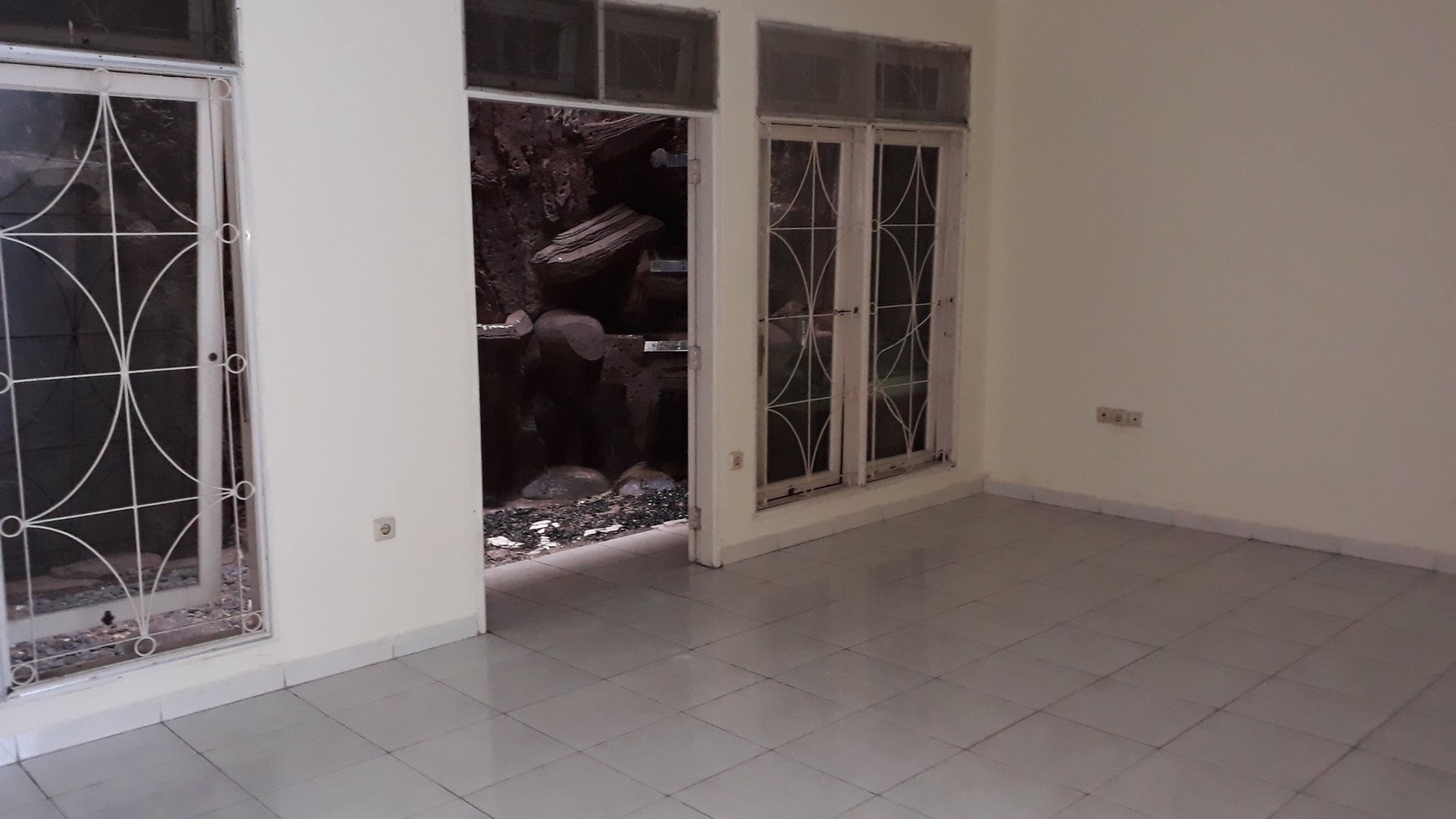 Rumah 2 Lt di komplek Villa Permata Gading