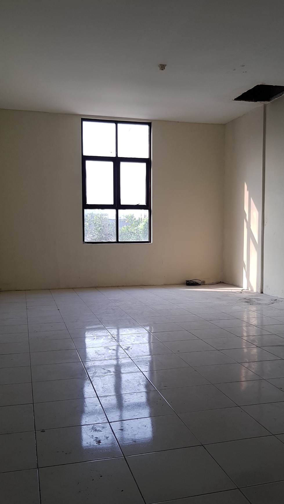 Dijual dan sewakan Ruko  di  jln  Percetakan Negara lokasi strategis dan rame pinggir jalan utama Jakarta Pusat..