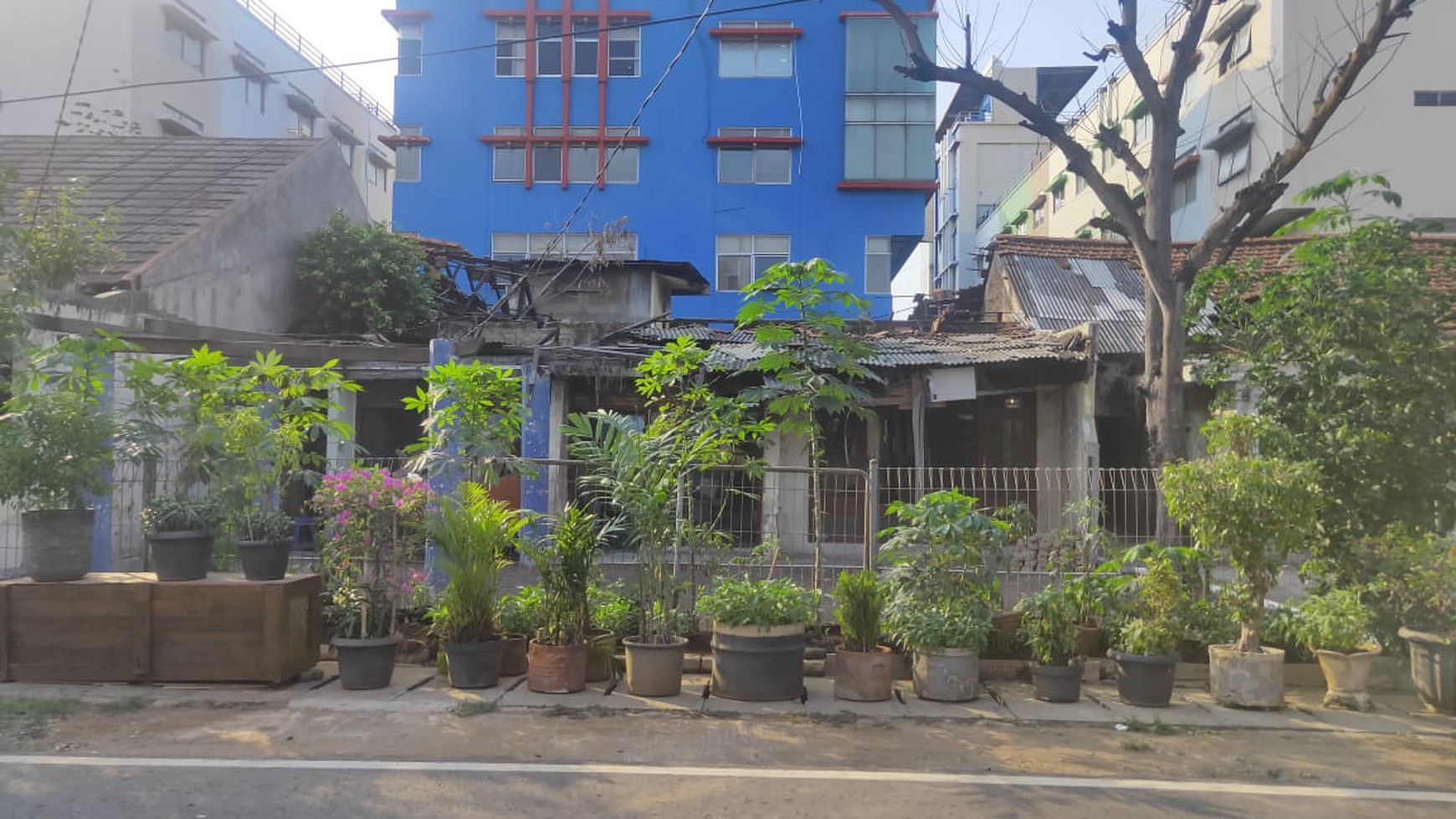 Rumah Tua Hitung Tanah ,lokasi Ok di Cempaka Putih