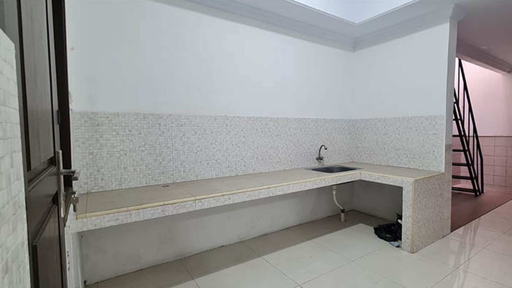 Rumah baru renovasi, Janur Indah, Kelapa Gading Luas 11x20m2