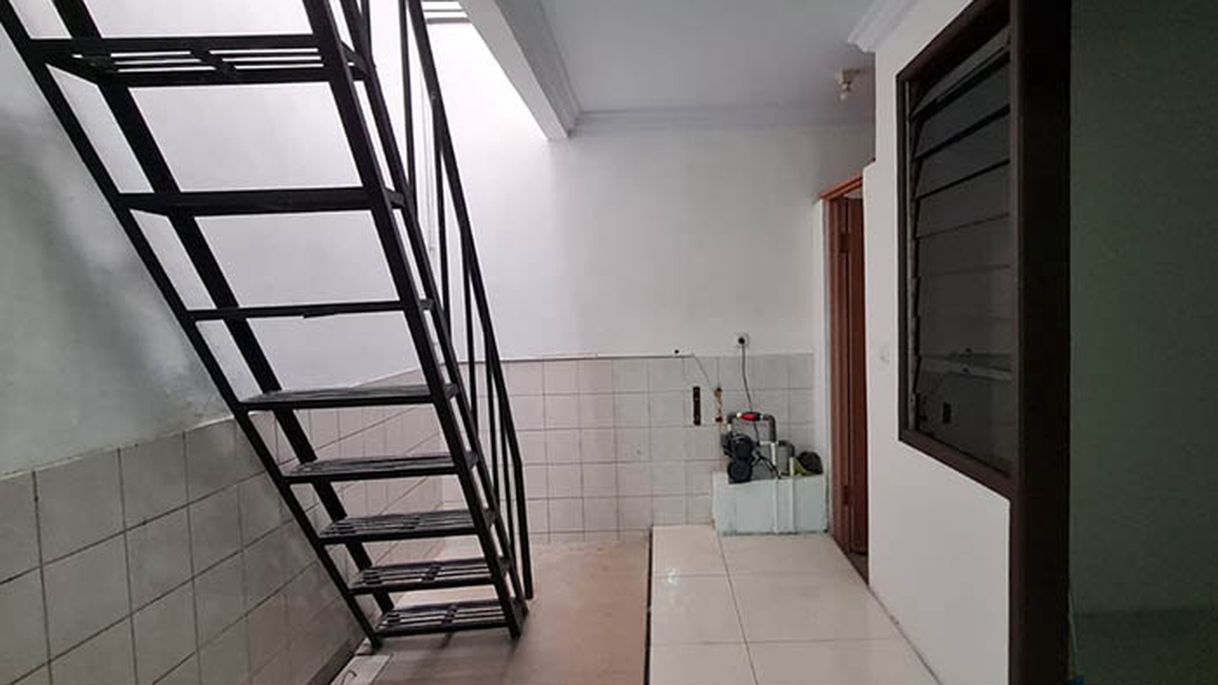 Rumah baru renovasi, Janur Indah, Kelapa Gading Luas 11x20m2