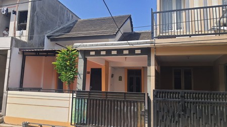 Rumah Bagus Di Permata Medang, Jl Angelia Serpong Tangerang