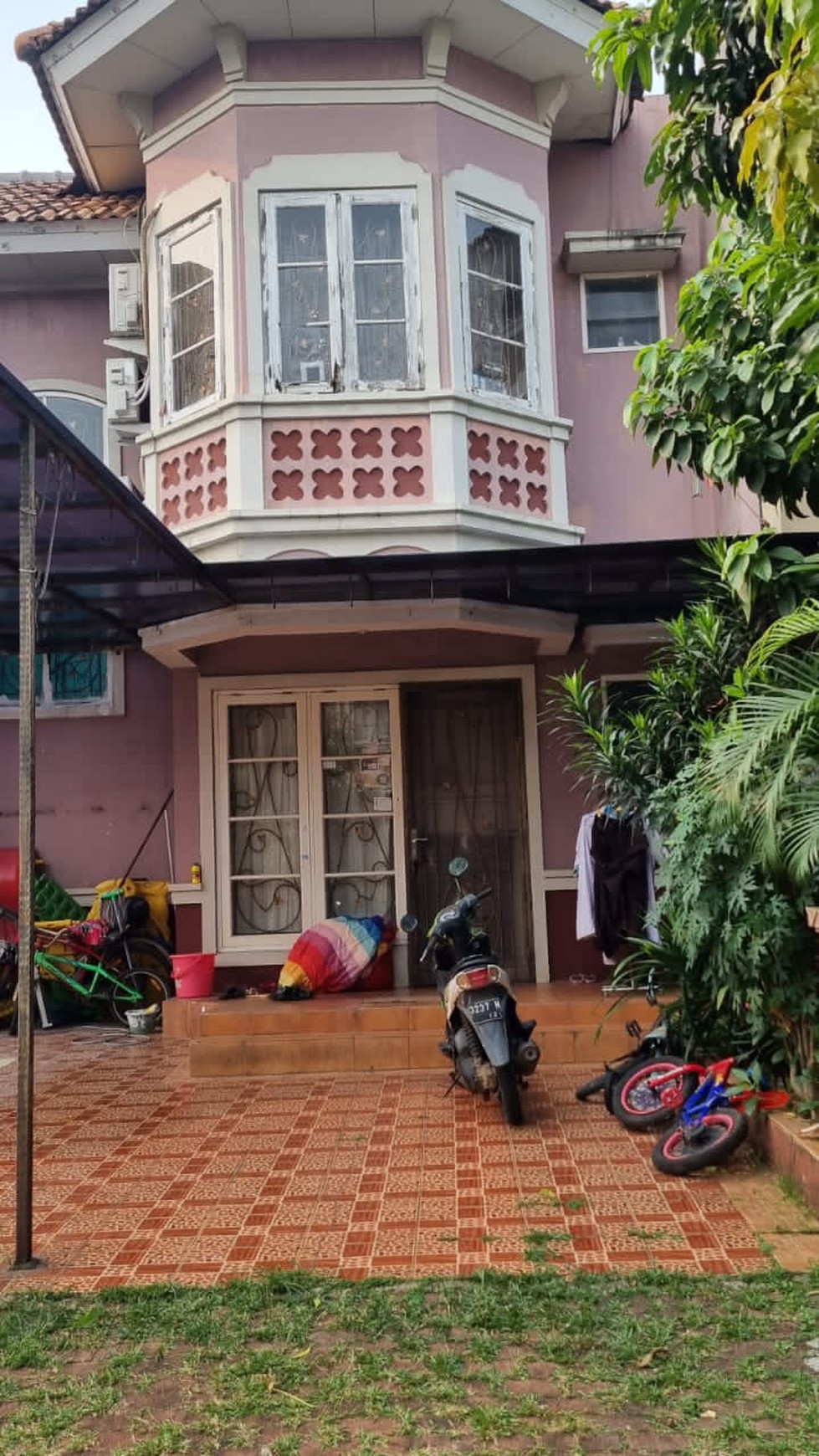 RUMAH DI LINGKUNGAN TERBAIK BSD CITY