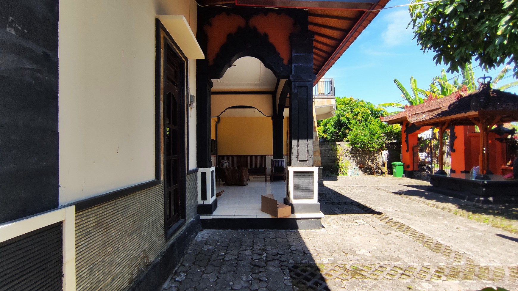 POTENTIAL BALINESE STYLE HOUSE IN A QUIET AREA