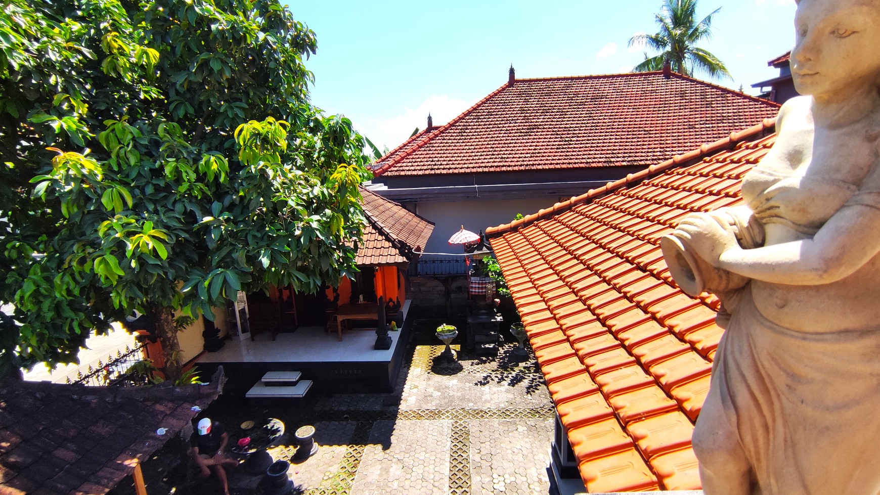 POTENTIAL BALINESE STYLE HOUSE IN A QUIET AREA