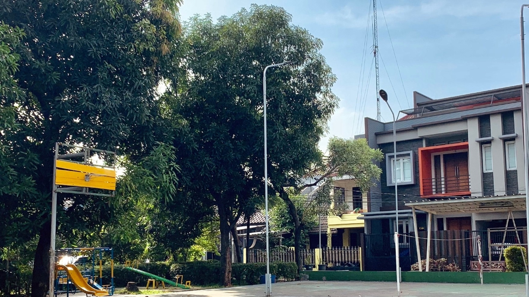 Rumah bangunan kokoh, terawat di Bekasi Selatan