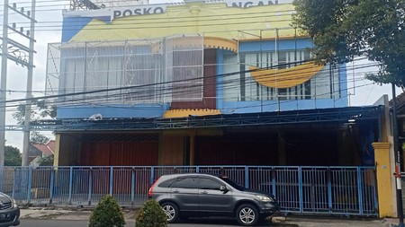 533. Dijual Ruko 3 lantai + tanah Jl LetJen S Parman, Banyuwangi