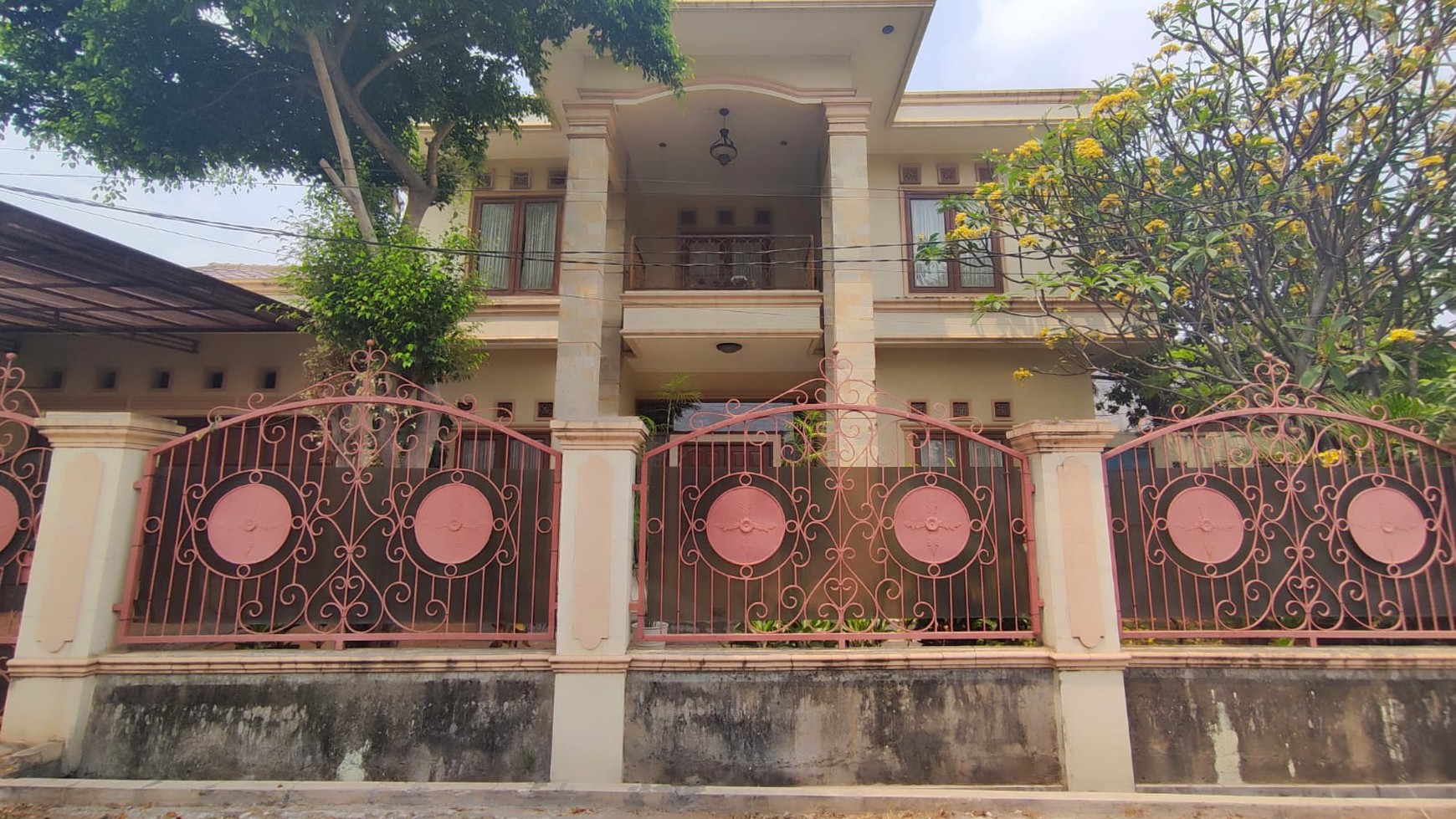 Rumah bagus, bangunan terawat dan Asri 