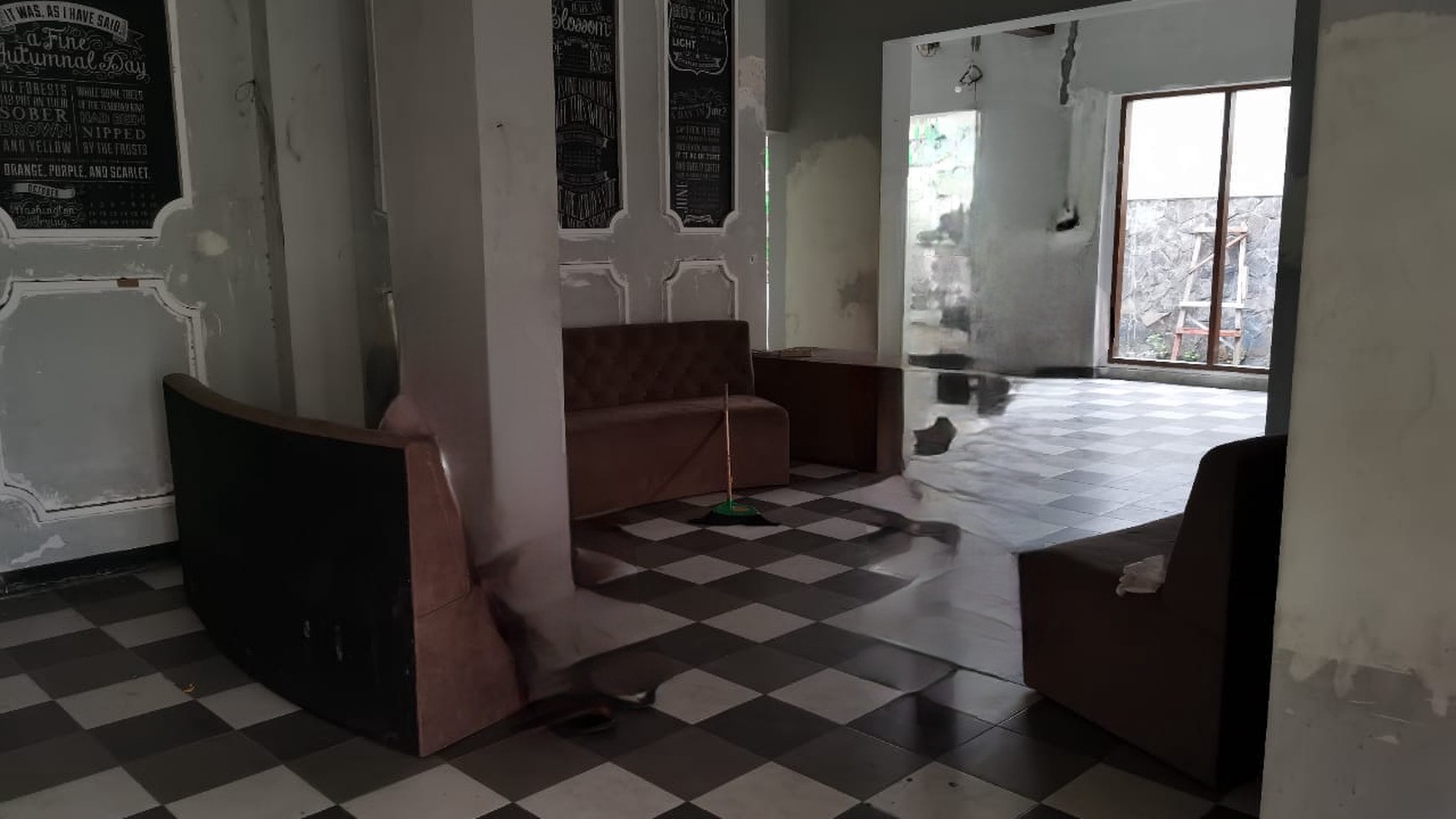 Dijual Rumah Surabaya Pusat - Jl. Tidar - Luas 730 m2 + Parkir Luas +/- 12 mobil - MURAH Rp.21jt-an/m2 Nego Cocok buat Segala Usaha Komersial area