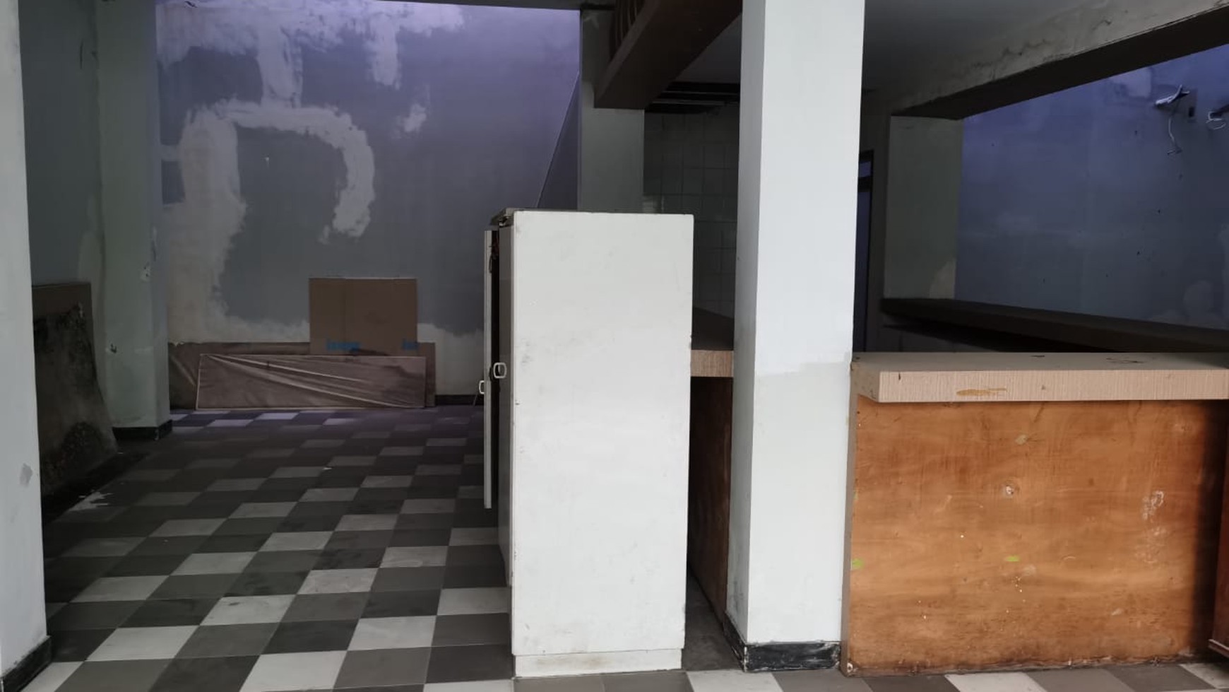 Dijual Rumah Surabaya Pusat - Jl. Tidar - Luas 730 m2 + Parkir Luas +/- 12 mobil - MURAH Rp.21jt-an/m2 Nego Cocok buat Segala Usaha Komersial area