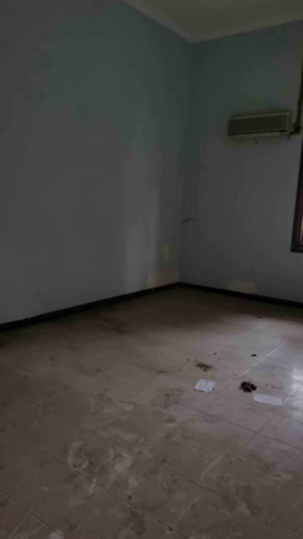 Dijual Rumah Surabaya Pusat - Jl. Tidar - Luas 730 m2 + Parkir Luas +/- 12 mobil - MURAH Rp.21jt-an/m2 Nego Cocok buat Segala Usaha Komersial area