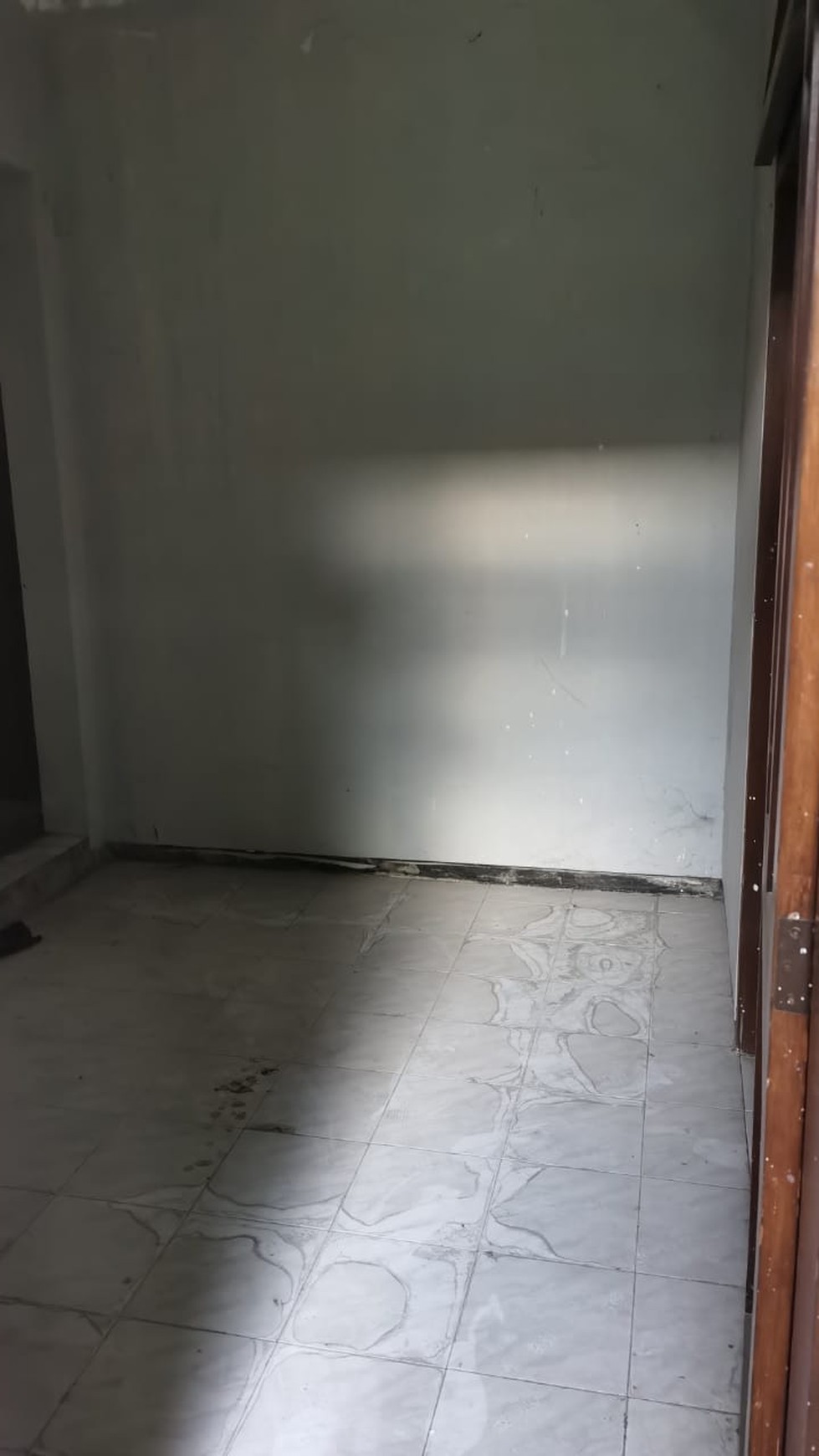 Dijual Rumah Surabaya Pusat - Jl. Tidar - Luas 730 m2 + Parkir Luas +/- 12 mobil - MURAH Rp.21jt-an/m2 Nego Cocok buat Segala Usaha Komersial area