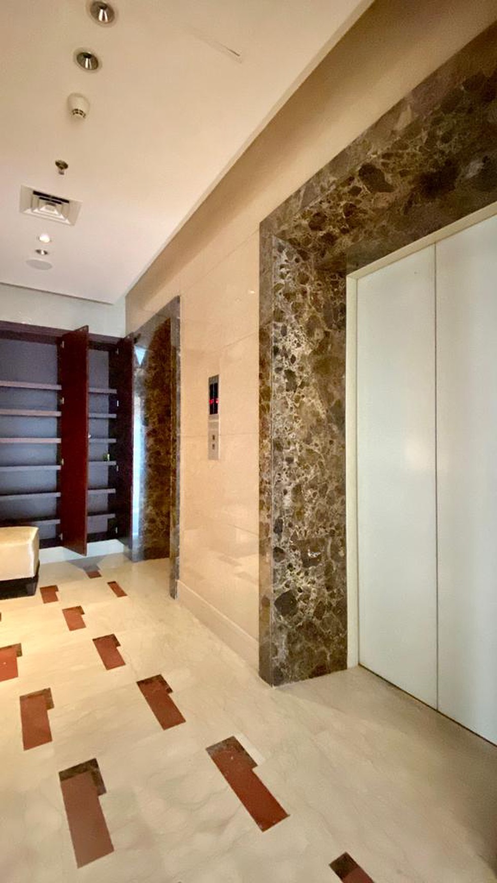 Capital Residence Private Lift