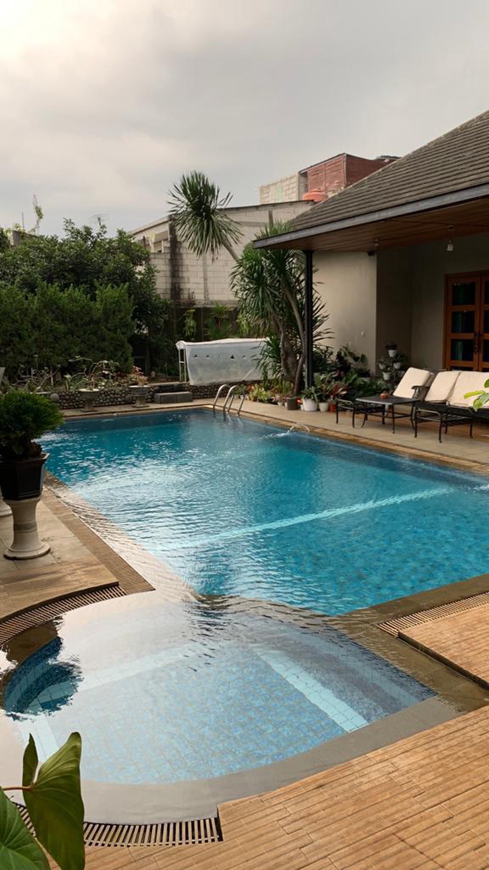 Rumah bagus, Luxury dengan Private Swimming Poll