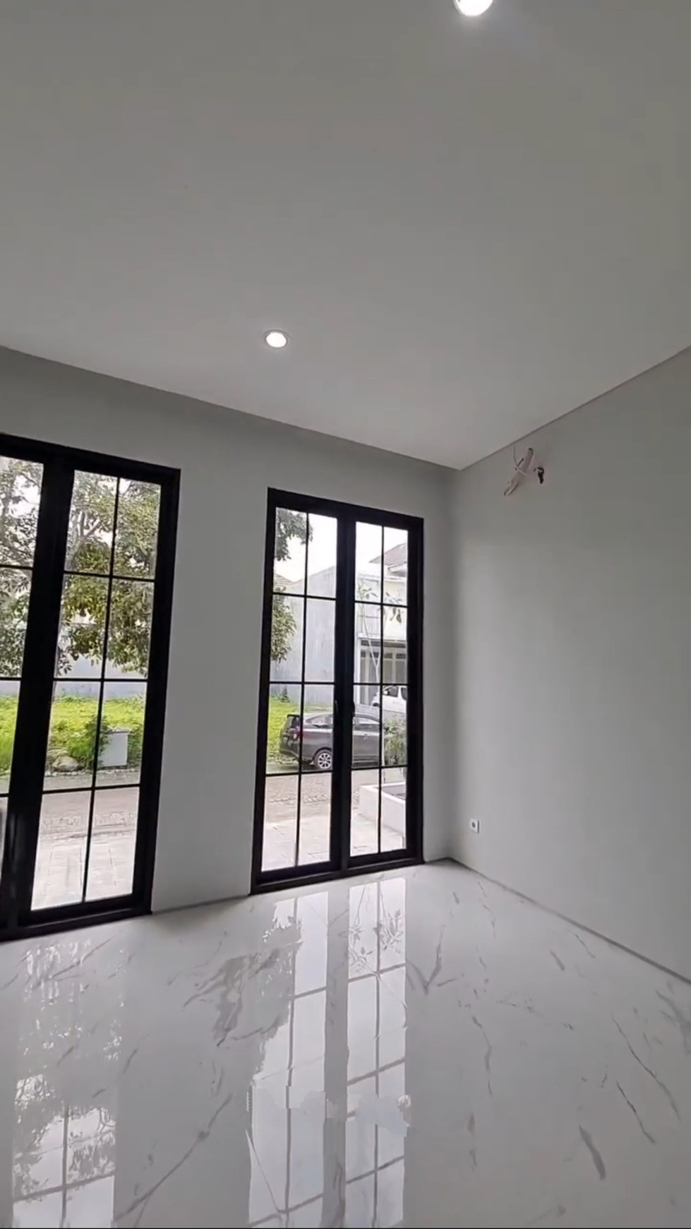 1515. Dijual Rumah Taman Puspa Raya Citraland Surabaya Barat