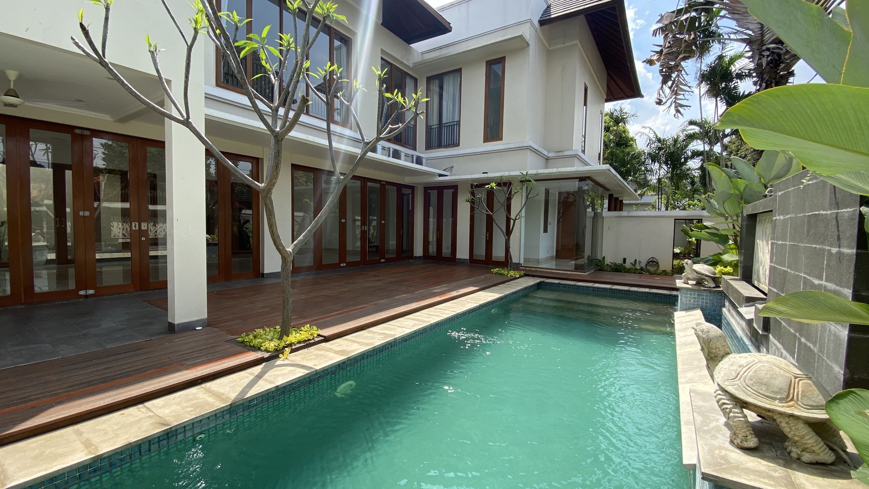 MODERN AND BIG HOUSE AT CIPETE, JAKARTA SELATAN