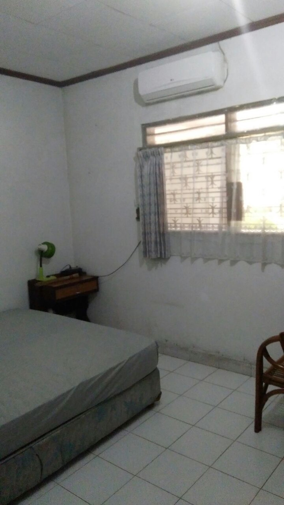 RUMAH DIJUAL DI JALAN SAMBAS KEBAYORAN BARU.