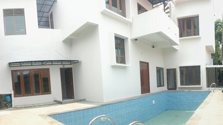 Rumah siap huni dekat Gandaria City