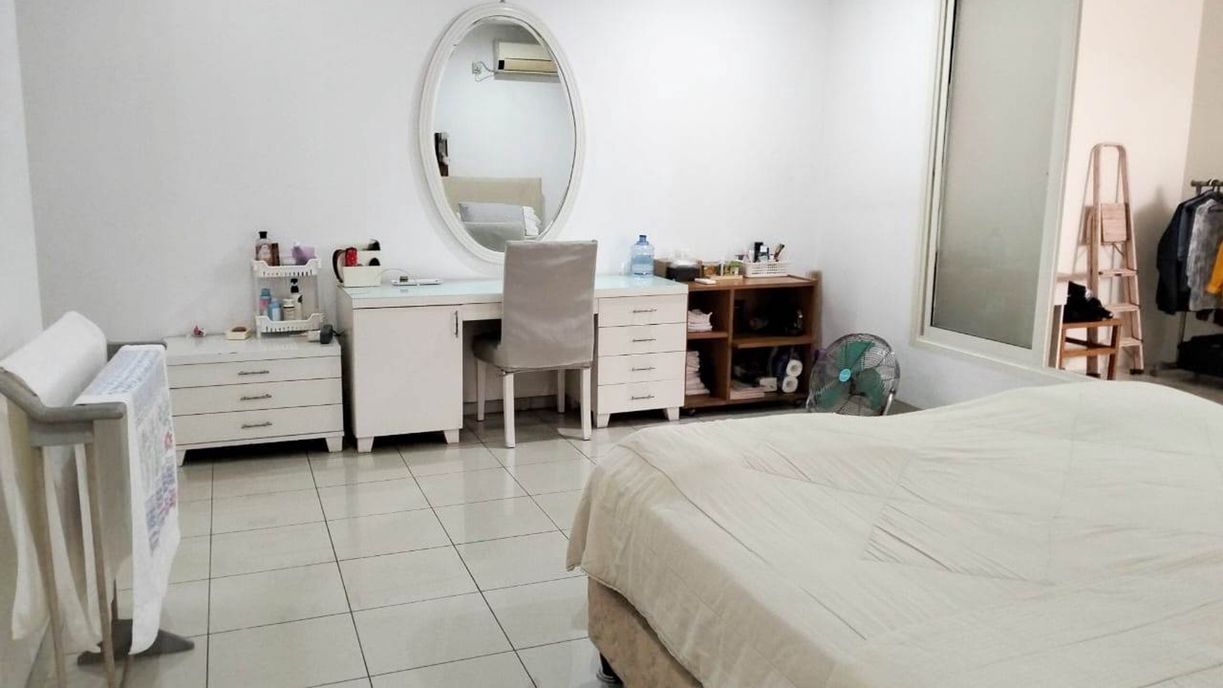 Rumah cantik minimalis, jln lebar di Bintaro Jaya sektor 5