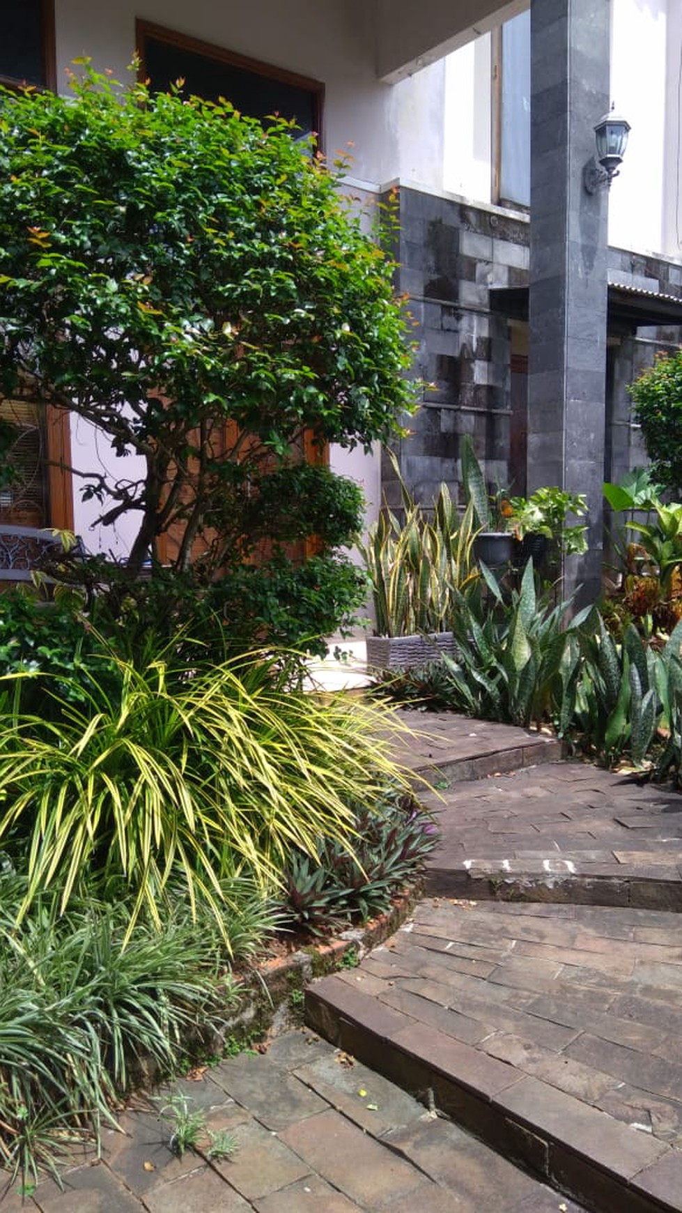 Bali View, Jl. Puri Legian, Ciputat, Tangsel