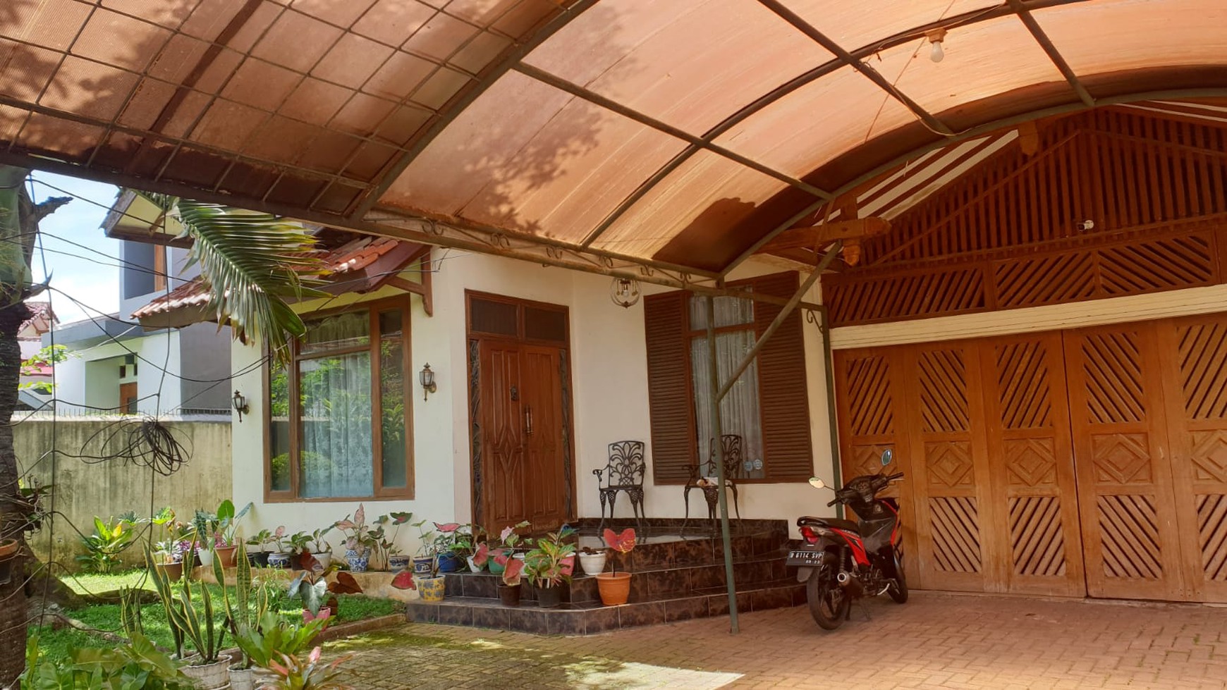 Jual Murah (BU) Rumah Asri Saung Gintung dekat ke Lebak Bulus Jakarta Selatan