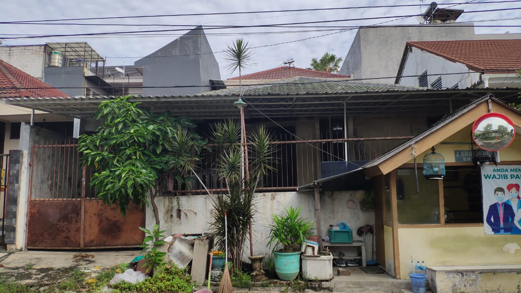 1482. Rumah Kris Kencanasari Barat, Surabaya Barat 