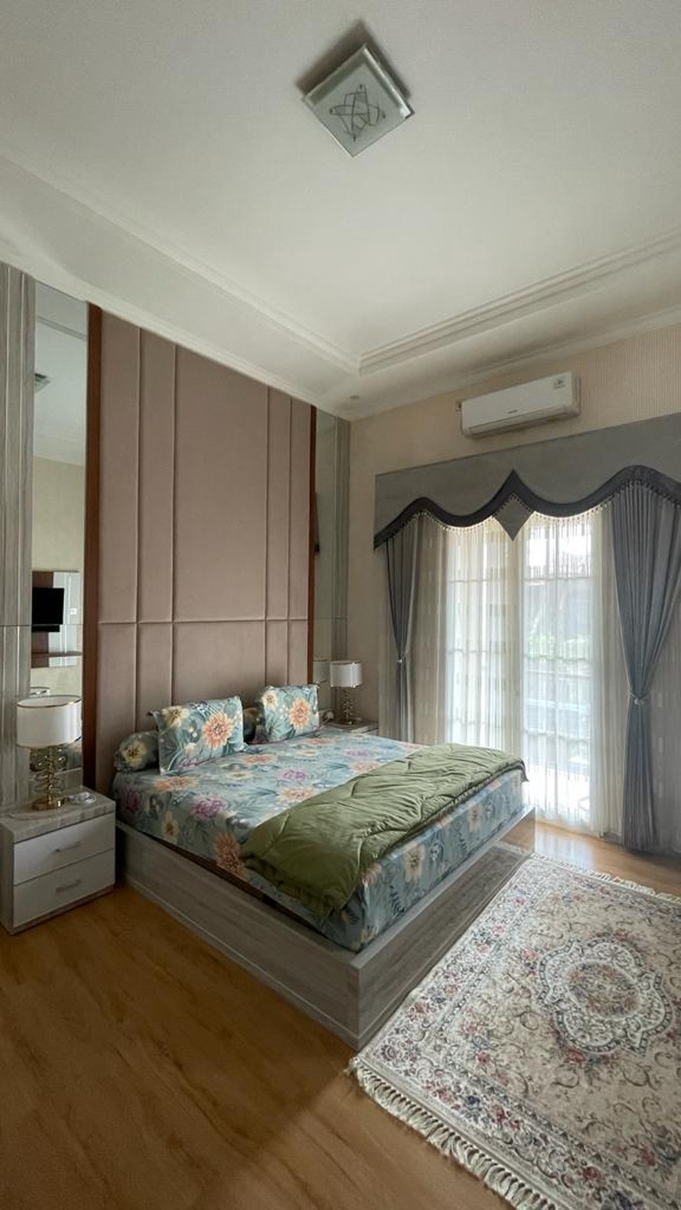 1507. Dijual Rumah Simpang Kalpataru , Malang