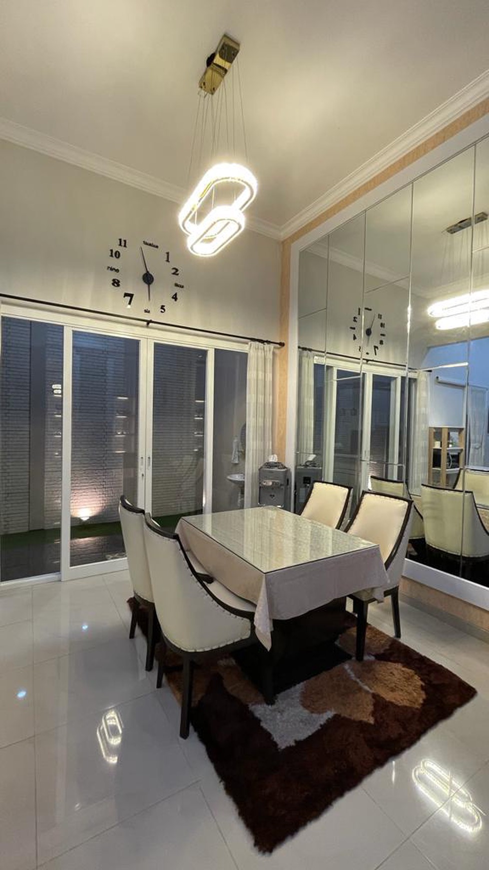 1507. Dijual Rumah Simpang Kalpataru , Malang
