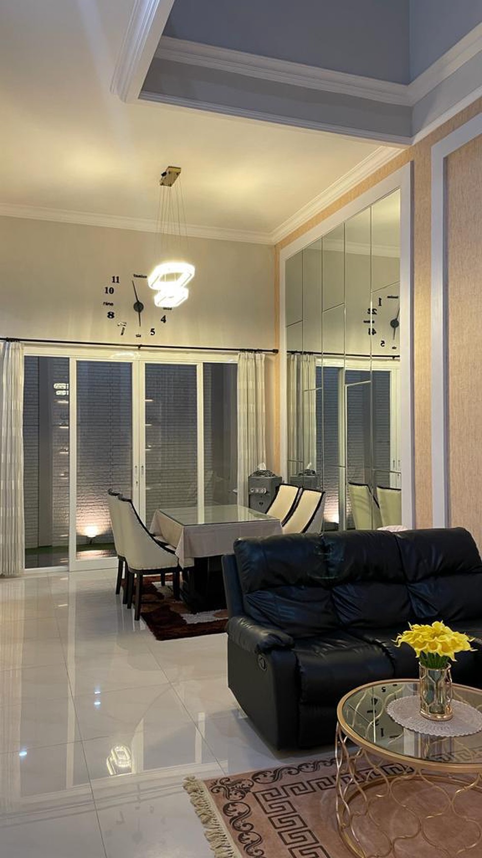 1507. Dijual Rumah Simpang Kalpataru , Malang
