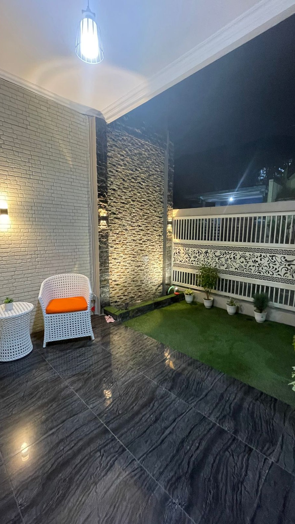 1507. Dijual Rumah Simpang Kalpataru , Malang