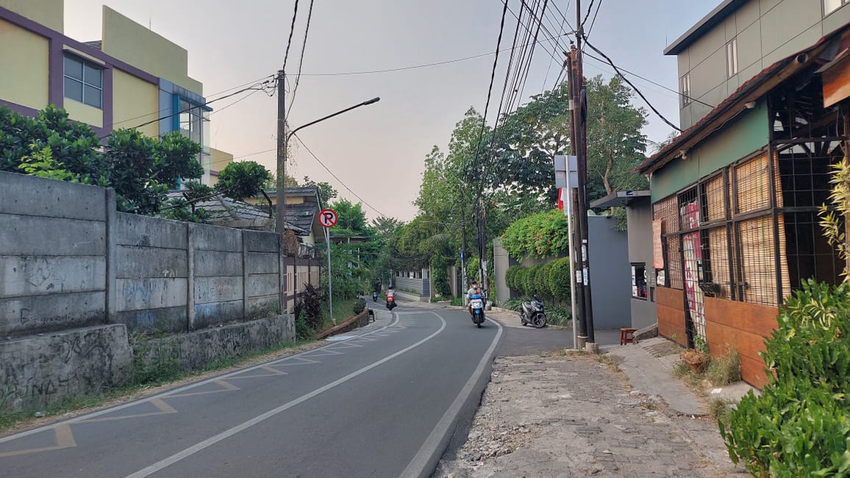 Rumah Pinggir Jalan dan Cocok Untuk Usaha @Palem Puri, Jombang