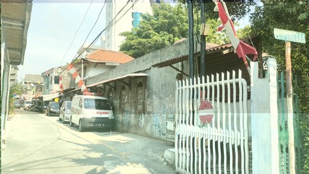 Rumah  di Matraman Raya dan Jl  Pramuka, luas :1.700 m2, harga di bawah NJOP, 10 menit ke By pass