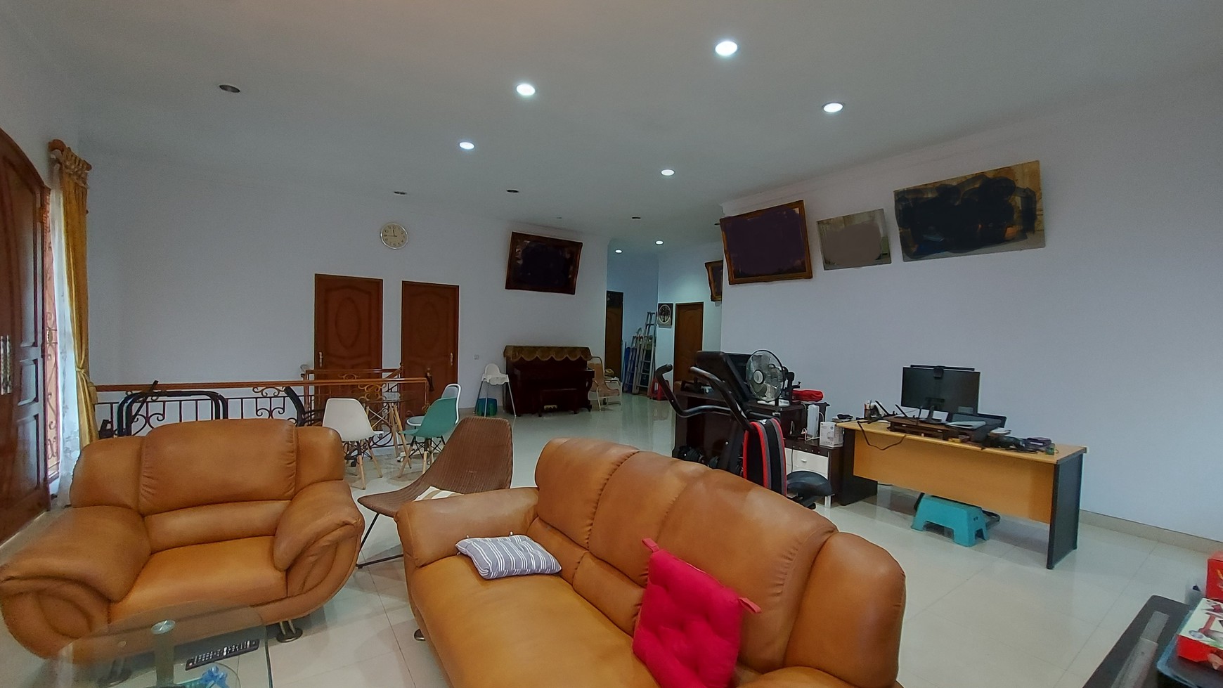Rumah hoek timur selatan siap pakai dekat Jln. Biak, Cideng, Gambir