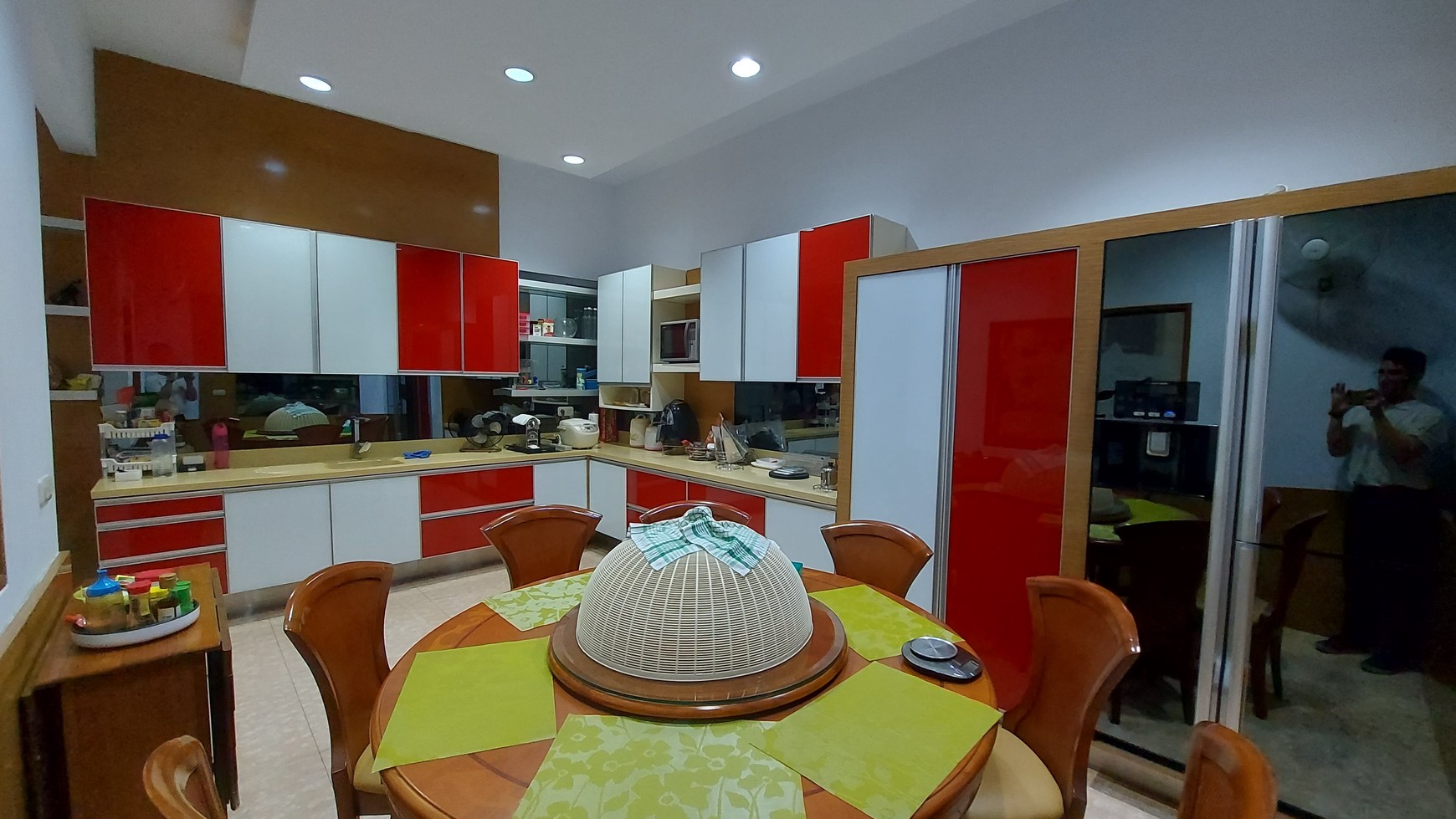 Rumah hoek timur selatan siap pakai dekat Jln. Biak, Cideng, Gambir