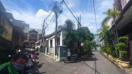 Rumah hitung tanah area kebon kacang cocok untuk investasi 