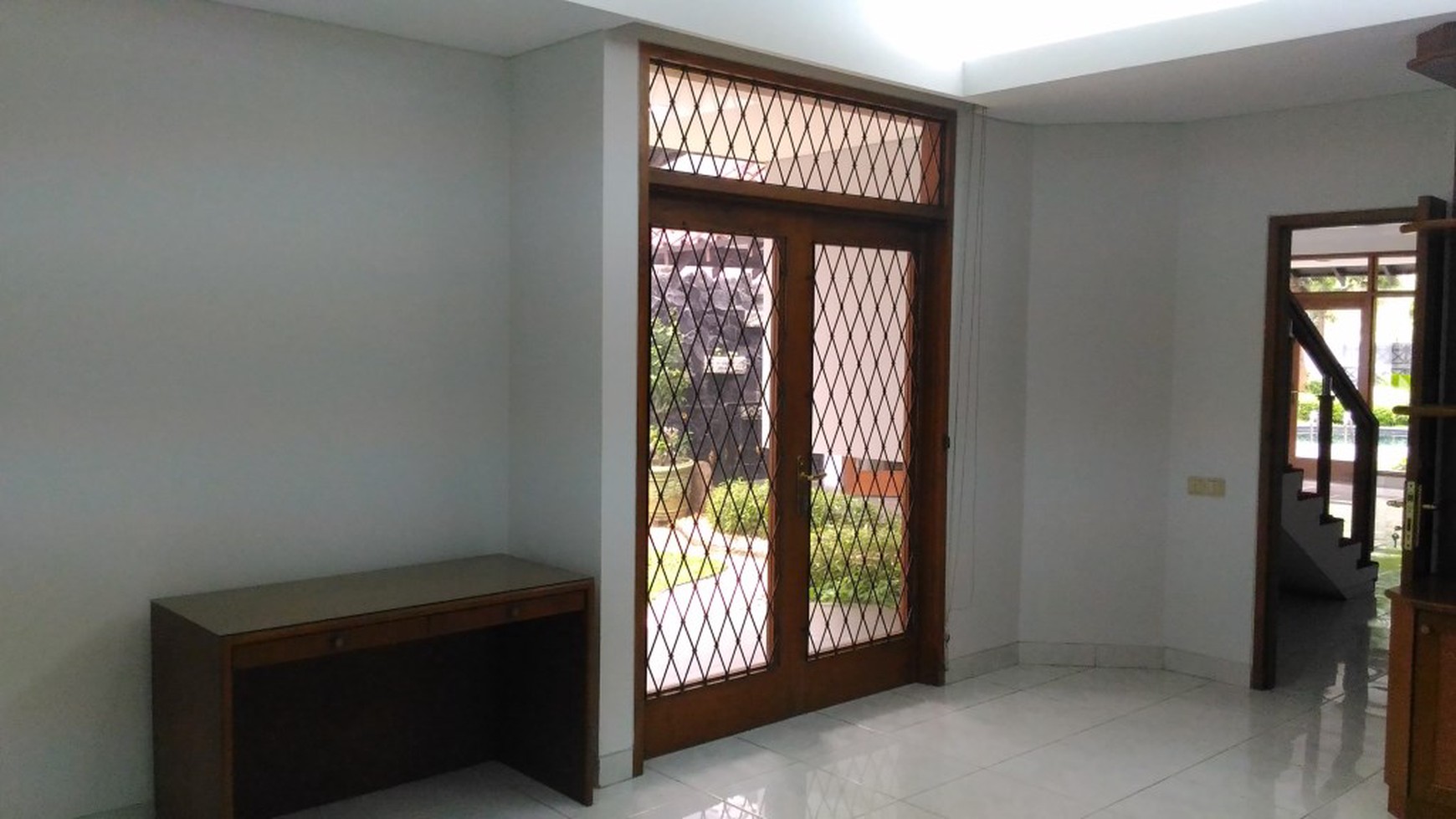 Big and beautiful house at Cipete, South Jakarta, perfect for your family, is ready to rent