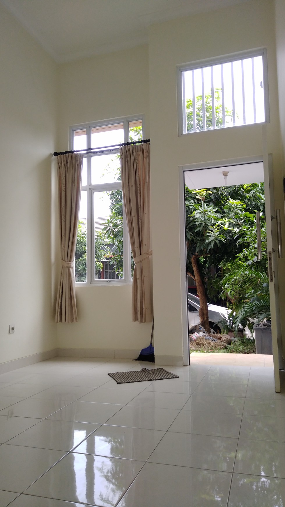 Rumah Cluster Bebas Banjir De Oranje Grand Wisata Bekasi