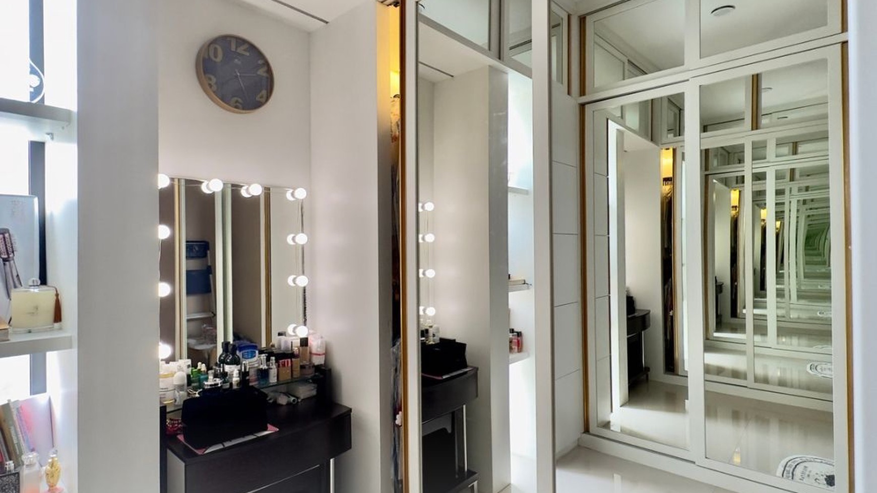 Rumah Bagus Fully Furnished Di Cluster Discovery Residence Bintaro Jaya