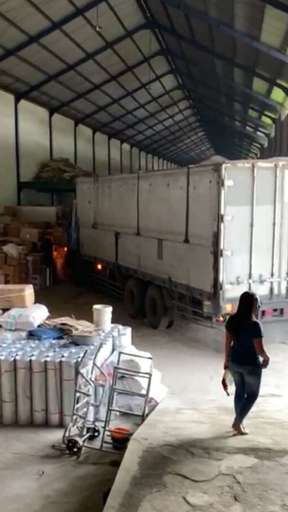 1461. TOKO serta 2 UNIT GUDANG BESAR