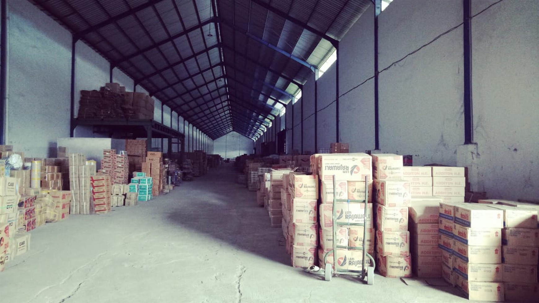1461. TOKO serta 2 UNIT GUDANG BESAR