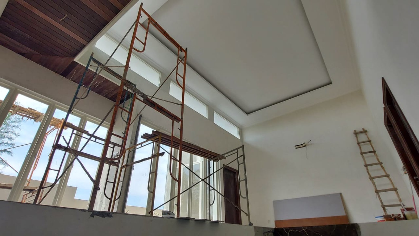 1447. SOUTH EMERALD MANSION Citraland Surabaya Barat