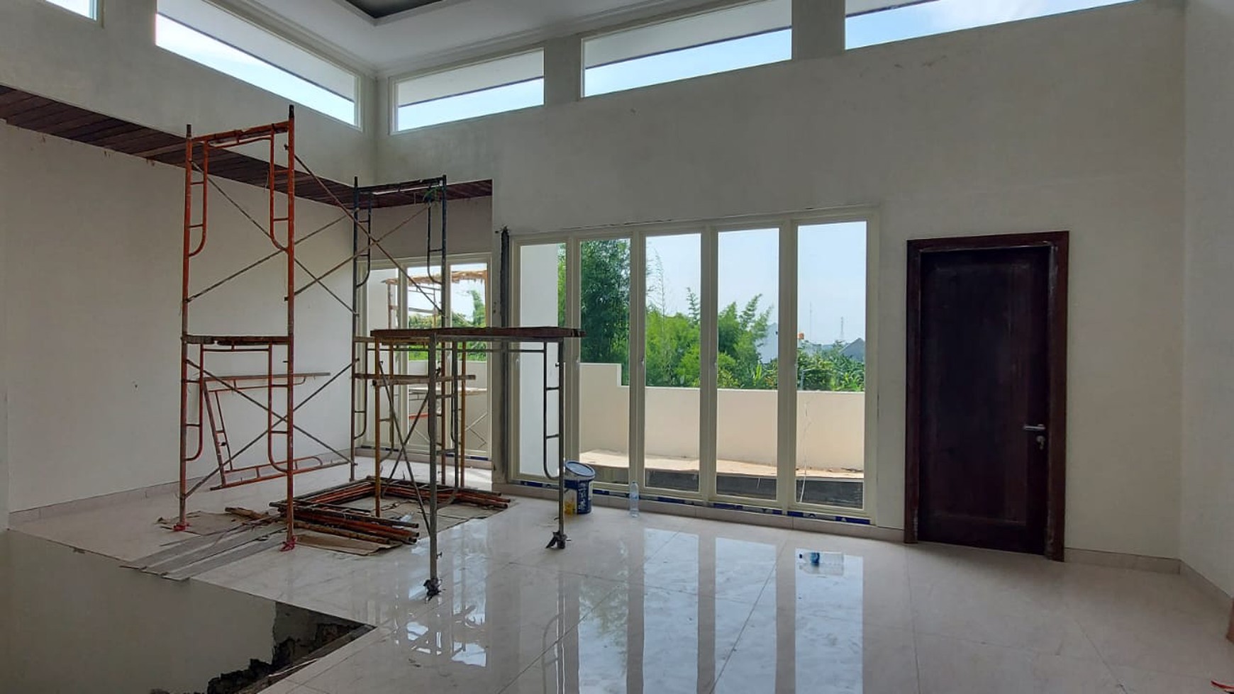 1447. SOUTH EMERALD MANSION Citraland Surabaya Barat