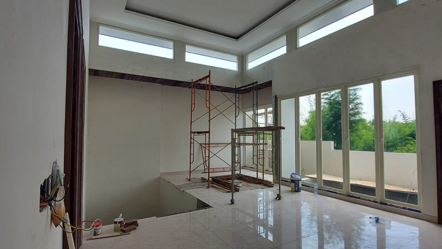 1447. SOUTH EMERALD MANSION Citraland Surabaya Barat