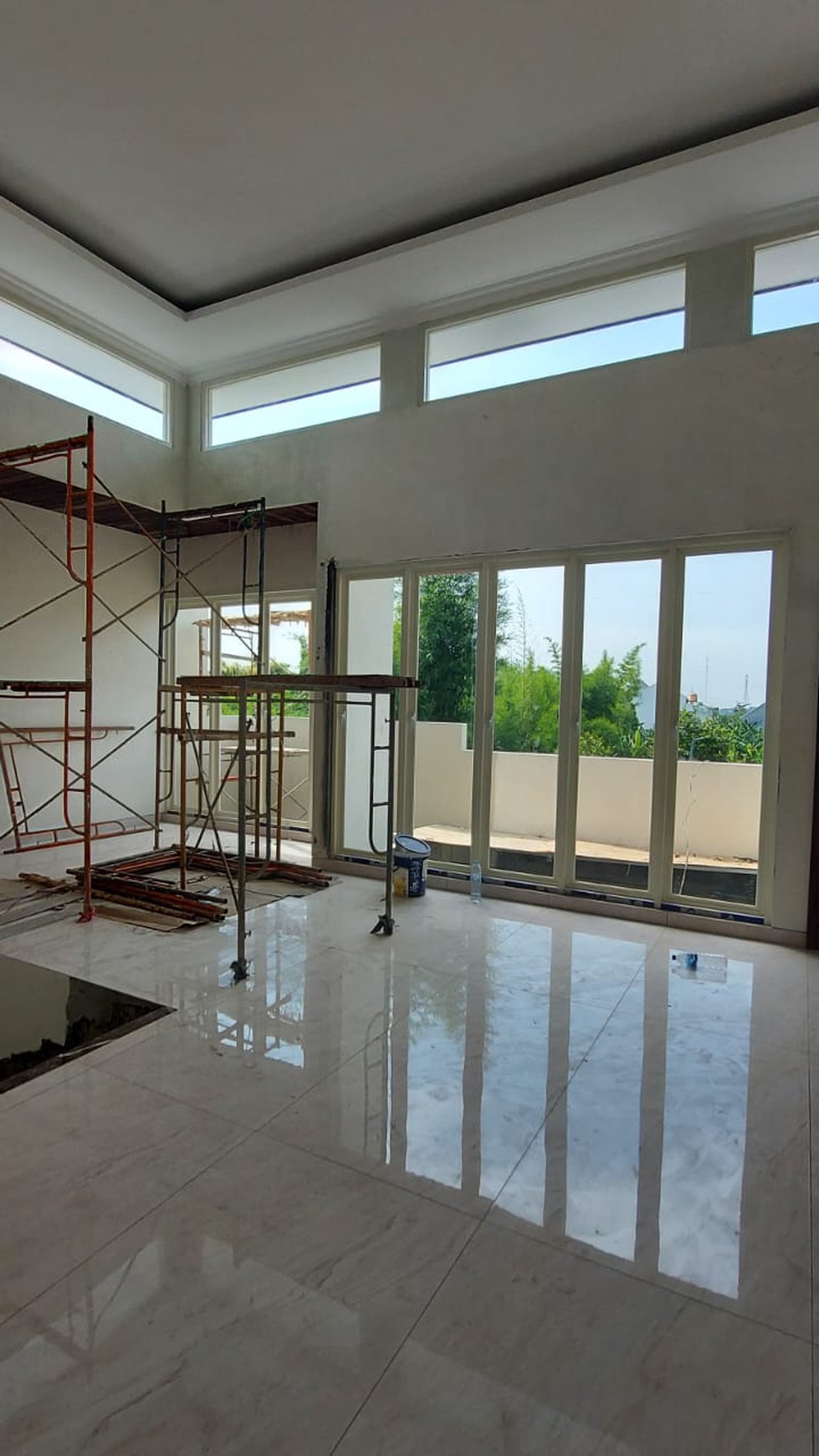 1447. SOUTH EMERALD MANSION Citraland Surabaya Barat