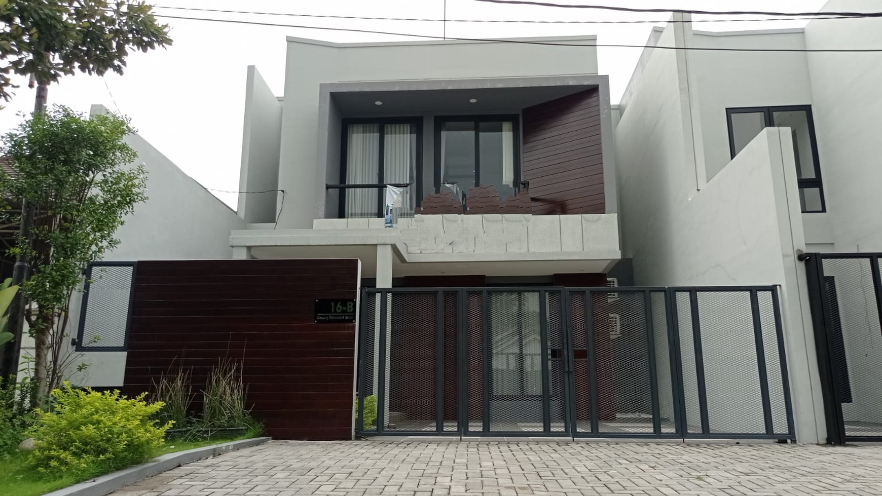 1441. RUMAH MODERN SCANDINAVIAN HOUSE