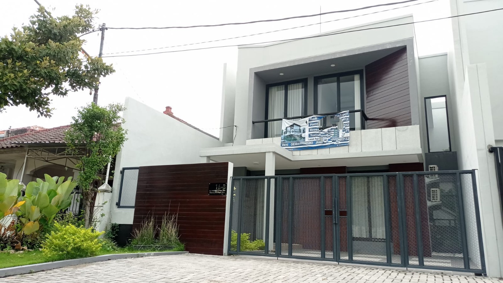 1441. RUMAH MODERN SCANDINAVIAN HOUSE